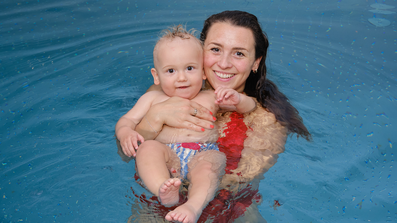 Baby- und Kleinkindschwimmen: Was du für den ersten Tag wissen solltest