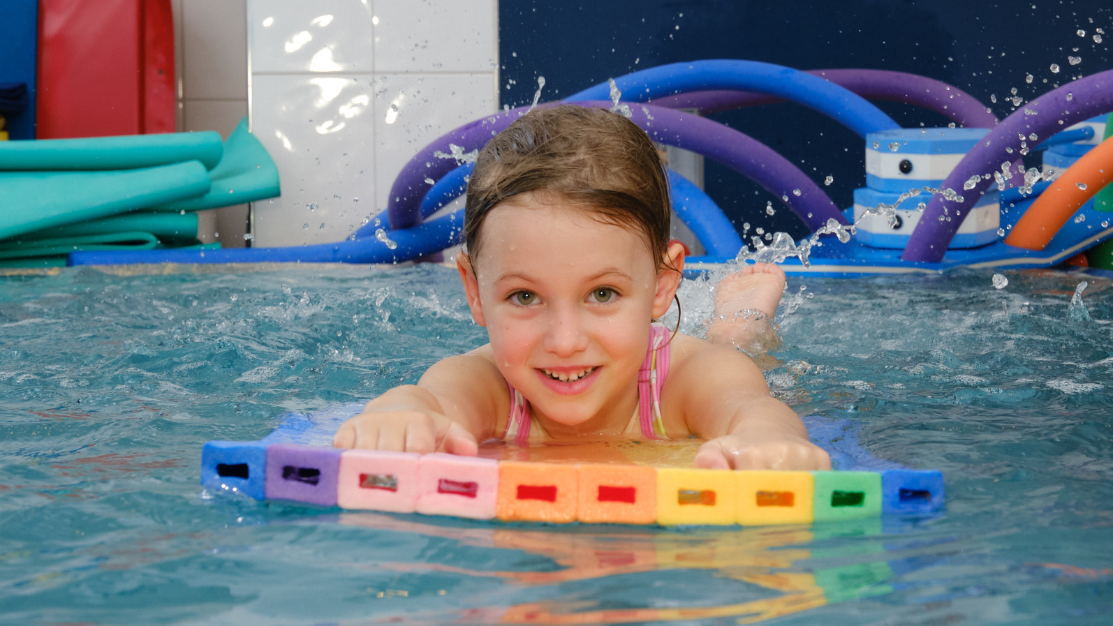 Fit, gesund und selbstbewusst: Schwimmen als Schlüssel zur kindlichen Entwicklung